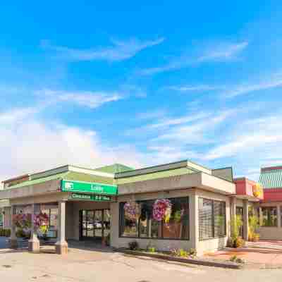 Sandman Hotel Cranbrook Hotel Exterior