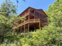 Entire Cabin in Lost River w/ fire pit + pet friendly! Hotels in Hardy County