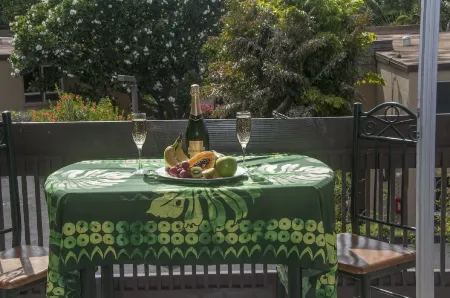 Enjoy Vintage Hawaiiana! Napili Maui Awaits!Free Reserved Parking Spot for Unit