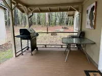 Cozy Home on 5 wooded acres.Close to Applegate River,Parks,Fishing and Vineyards