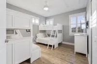 Coastal Beach Home; Steps to Beach Walk/New 10 Person Spa & Tiki Bar