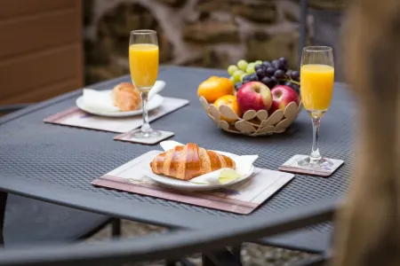 Charming Original Stone Cottage Close To Beaches and Countryside Отели рядом с достопримечательностью «The Alnwick Garden»