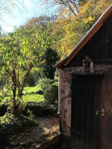 FELSENHAUS with view over Trier - living in the rock