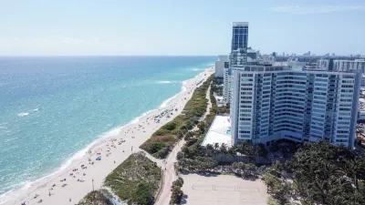 Modern Beachfront Studio w/ Beach Essentials. Just steps from the beach!