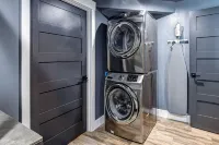 Spacious Luxury Apt w/ New Finishes + Great Views