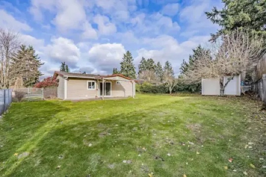 The Homey House close to Everything!