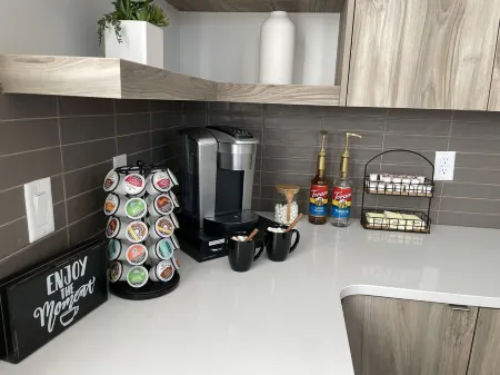 Beautiful New 4 Bedroom Home with views Minutes from Arches