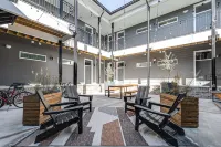 Super Walkable 2-bedroom w/ 5-Star Finishes!