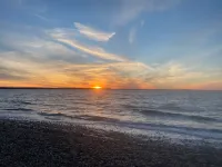 NEW LISTING- Steps to Private Beach. Completely Remodeled Modern Beach House Hotel a Springs