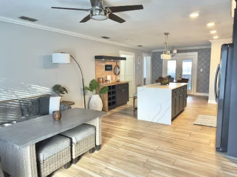 Modern Peaceful Pool Home, 25 Mins To Theme Parks!