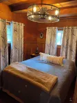 Sunset Cottage - Lakefront Cottage with Private Dock Hotels near State Game Lands Number 183