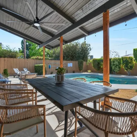 Unique Modern Home W/Pool