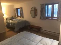 Mad River Valley Ski Cabin Hoteles en Waitsfield