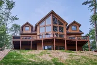Eagles Bluff 6 Br Lakefront Cabin on 20 Acres