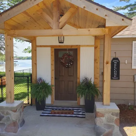 Beautiful 4 Seasons Minocqua Lake House with optional pontoon