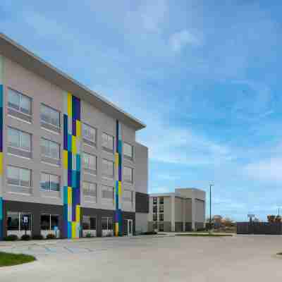 Tru by Hilton Anderson Hotel Exterior