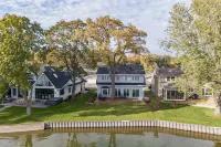 Lakefront Getaway Perfect for All Seasons