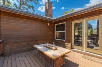 Modern Cabin in Show Low, AZ: Sleeps 10 - Perfect for Family Getaways!