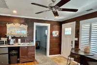 Perched on Pine: Endless Downtown Fun!