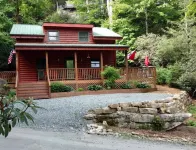Cozy mnt cabin centrally located in the High Country!