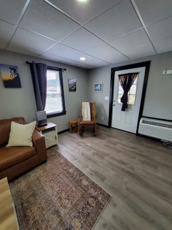 Charming building with 1 bedroom and AC, WiFi in serene Whitehall