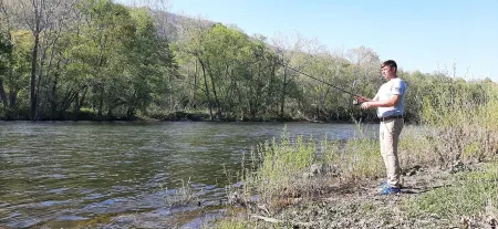 Getaway and relax!  Enjoy the James River with mountain views!