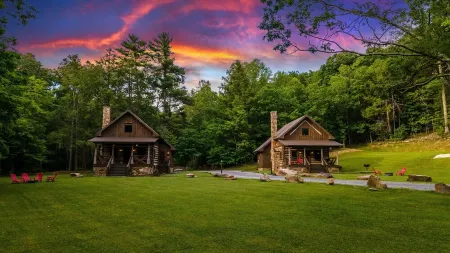 The Boathouse at Four Fillies Lodge