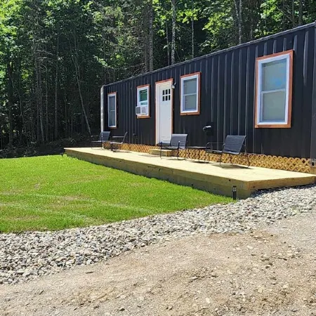 New 2 Bedroom Container Cabin with Direct Trail Access! Ride Errol (Cabin 1) Отели в г. Эррол