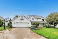 Large Green Bay Packer Weekend House