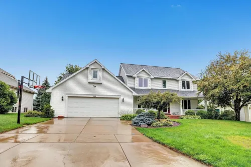 Large Green Bay Packer Weekend House