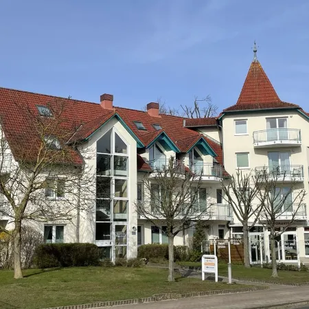 Very close to the sea and km-long sandy beach; bright and quiet on the edge of the forest, balcony