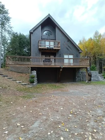 Delightful Vacation Home - Minutes to Okemo,  Direct Access to VAST trails Отели в г. Ладлоу