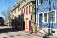 1-BR Condo in Downtown Newport! Steps to Thames St