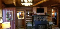 Rustic Log Cabin/Modern Addition - Pontoon, Bunk House, Hot Tub - Woman Chain - Chalets