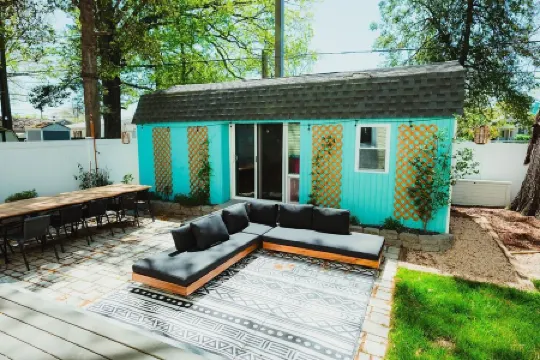 Beach House w/Yard, Beach Passes, Firepit, King Beds Near Boardwalk, Restaurants