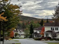 The Comforts of Home with a Dash of Luxury & Whimsy Lakes, Trails, Golf Min Away