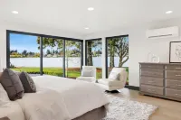 LAKE FRONT DREAM RETREAT PROPERTY Hotels near Nexus Blaine Enrollment Center