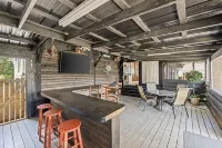 Pet Friendly Boat Parking White Sand Beaches 30-A. Bikes, Beach Chairs, Umbrella