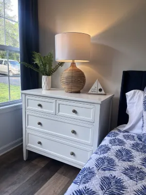 Remodeled House Near Jamestown Marina, Room to Park Your Boat in Driveway! Отели рядом с достопримечательностью «Вулф Крик Нешнел Фиш Хатчери Визитор Энд Энвиронментал Эдьюкейшен Сентер»