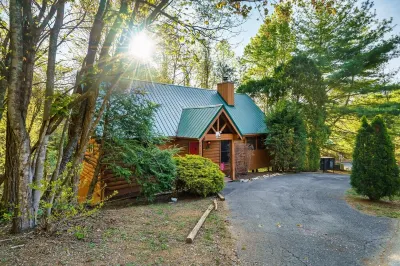 RETREAT☀︎SECLUDED☀︎HOT TUB☀︎FIREPLACE☀︎GRILL