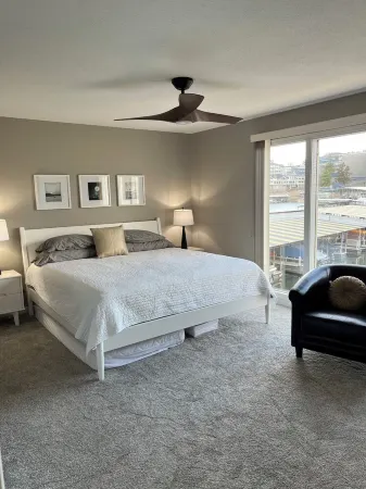 Pelican Bay - 2B/2B, 28' Slip, by Margaritaville! Отели в г. Осейдж Тауншип