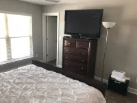 Town Home with Private Garage Hotels near The Lexington Cemetery