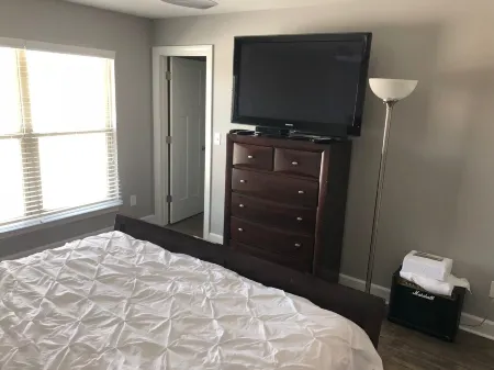 Town Home with Private Garage Отели рядом с достопримечательностью «Кладбище Лексингтон»