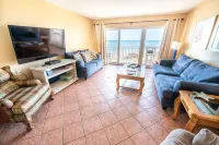 Ocean Front Complex -beautiful Ocean Views! Can't Get Any Closer To The Ocean!