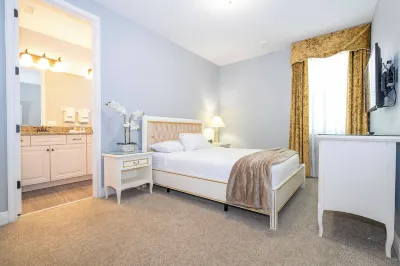9 Bedrooms Close to Disney with EV Charger 7648 Hotels near Reunion Resort & Golf Club | Nicklaus Course