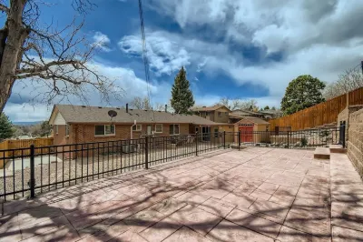 Modern & Spacious - 5 King Beds With Private Backyard Oasis & Sunroom Hotels near The Well House Assisted & Senior Living of Arvada