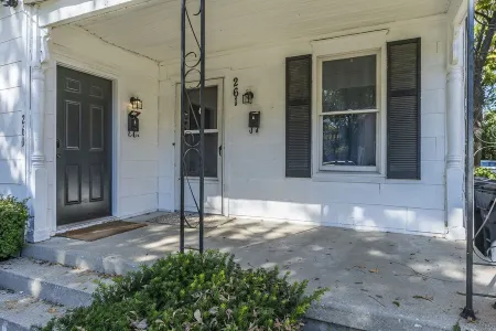 Cozy 1-bedroom in Lexington