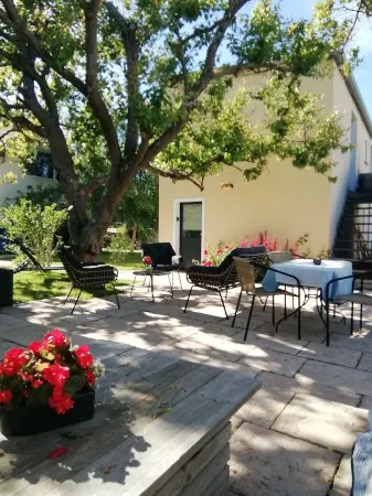 Le Clos des Feugrais - Quiet outbuilding Отели в г. Сент-Обен-ле-Эльбёф