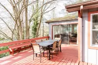 Hike, fish, swim & ski! Close to Grandfather Mountain, skiing & Linville Falls