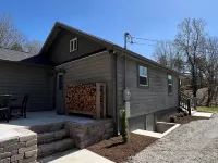 Fully Renovated Cottage - Minutes from Appalachian Trail & Carvins Cove Hotels in Catawba